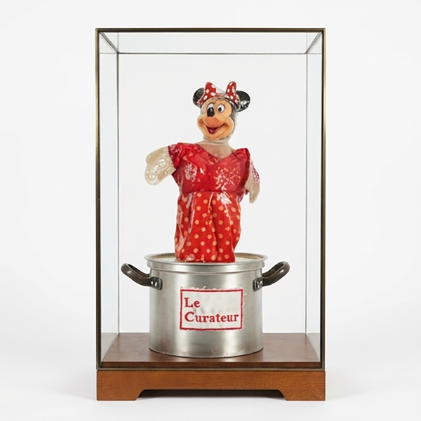 SWEETLOVE William - The curator under a glass dome 2